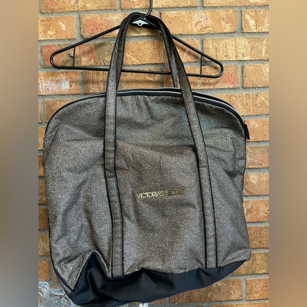 Large Victoria secret bag, sparkly tote diffle bag, never used